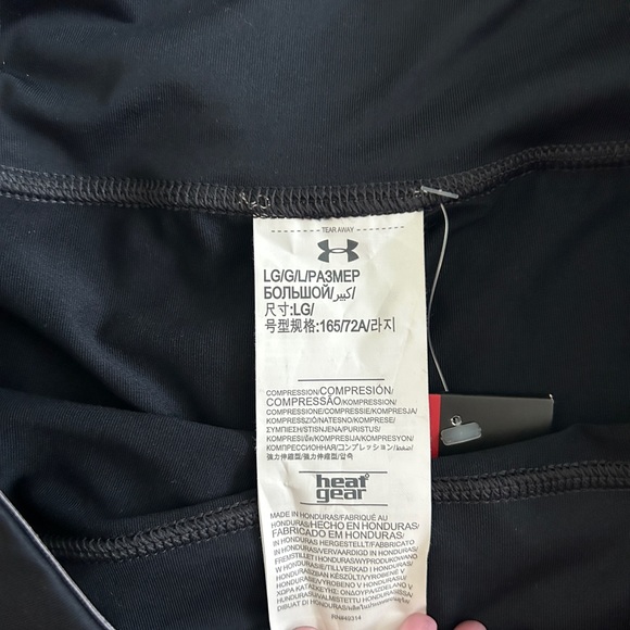 Davidson Wildcats Under Armour Heat Gear Compression Shorts NWT Size Large - Picture 3 of 8